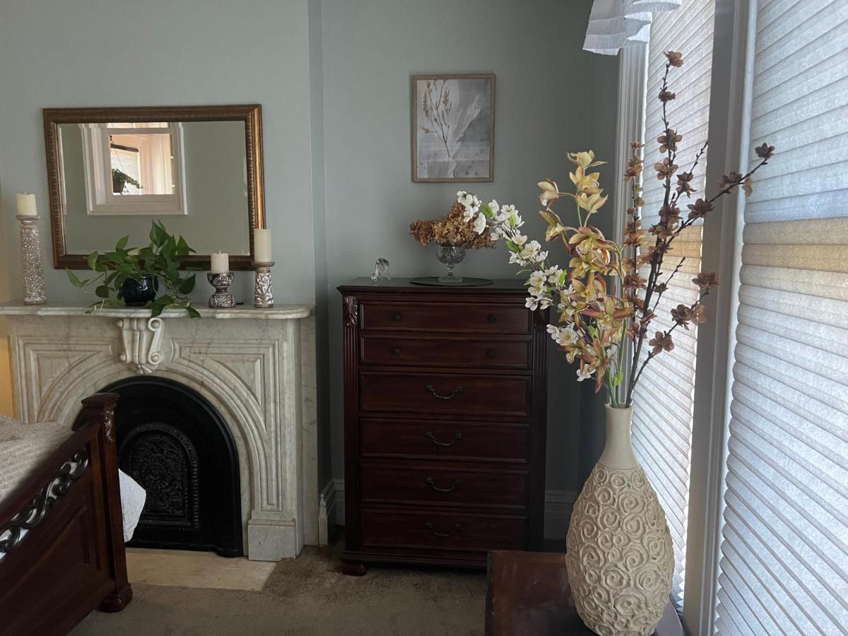 1 Bedroom Private Victorian Apt In Convenient City Location On 5 Acre, Sleeps 4 Poughkeepsie Extérieur photo